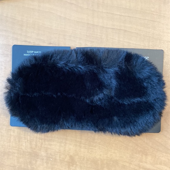 LA VIE EN ROSE Plush Eye Mask - Picture 2 of 3